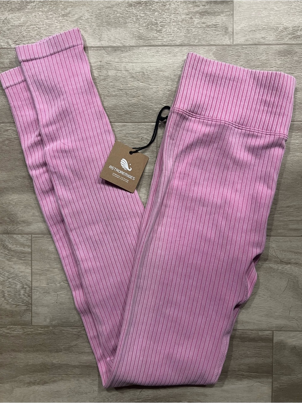 Astro Remiges Activewear Set - Picture 2 of 7